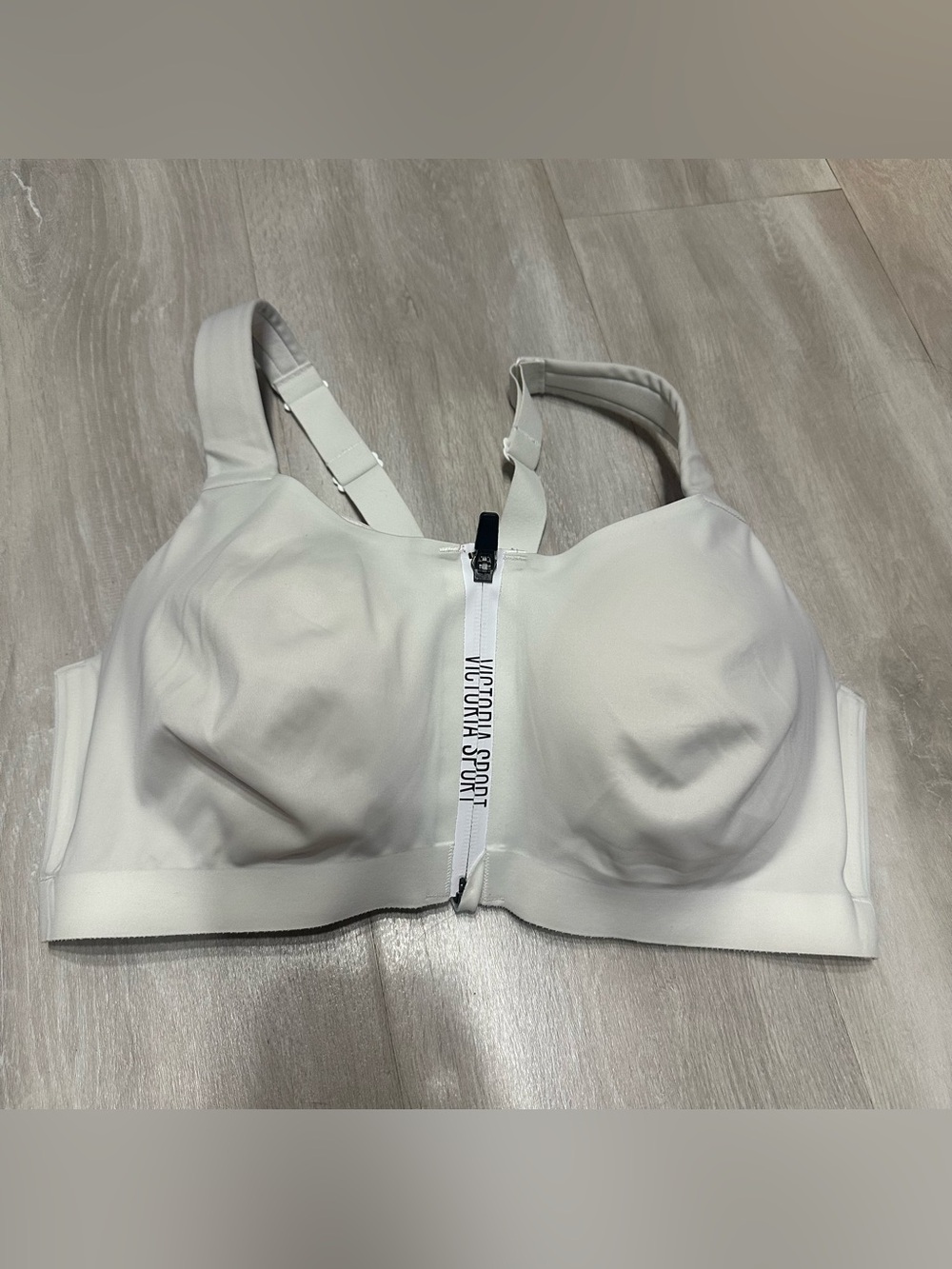 Victoria Sport White Incredible Knockout Ultra Max Sports Bra Sz 36DD